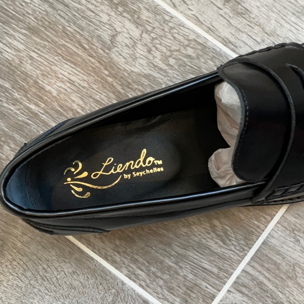 Seychelles Liendo Classic Black Loafers 7 NIB - Picture 10 of 12